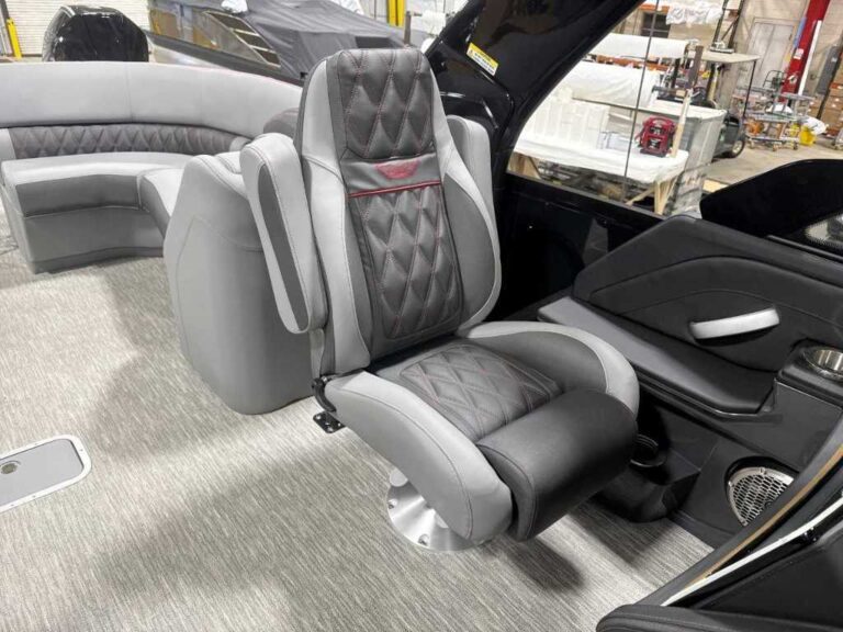 2026 Bennington 30QXFBWAX2 - Twin - Joystick - Arch US-ETWS9311J526 [photo 19]